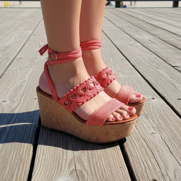Jessica Simpson platform crochet sandals 11 - Picture 1 of 10